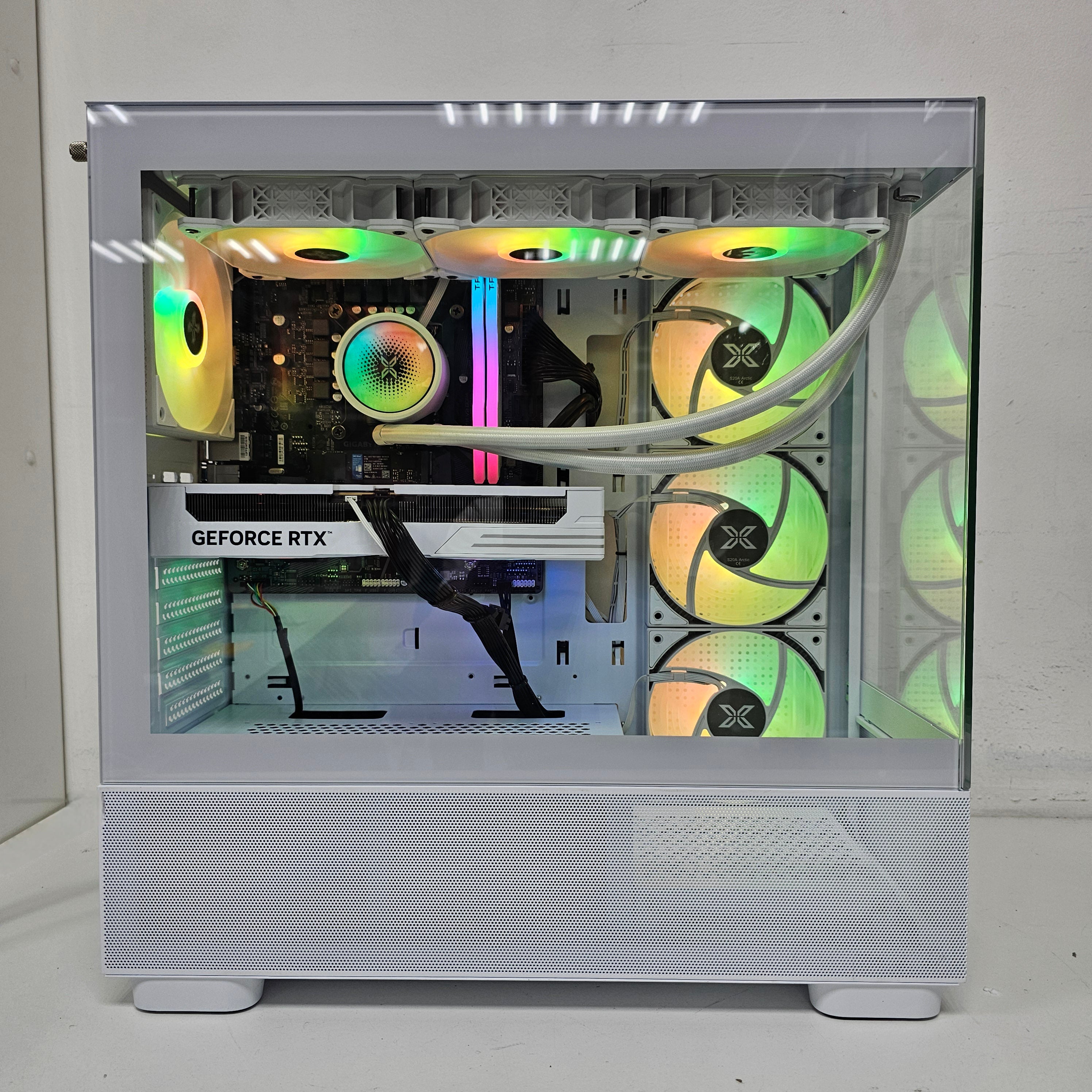 HIGH GAMING PC WHITE 3 - 5060 EX White 8GB GDDR7  - i5-13400F - بي سي ألعاب ممتاز