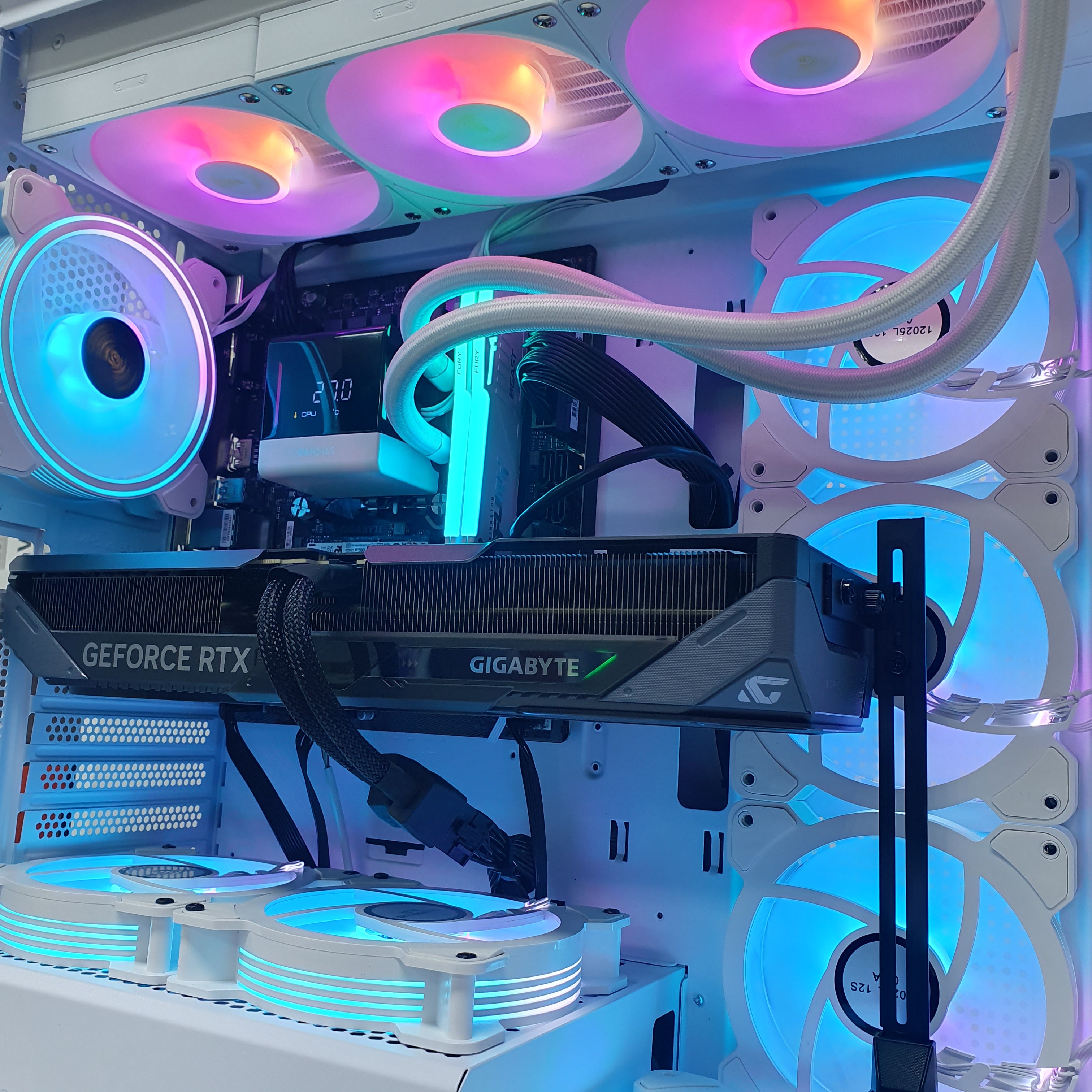 PRO GAMING PC 188 RTX™ 5070 Gaming OC 12GB i7-12700F - بي سي ألعاب ممتاز