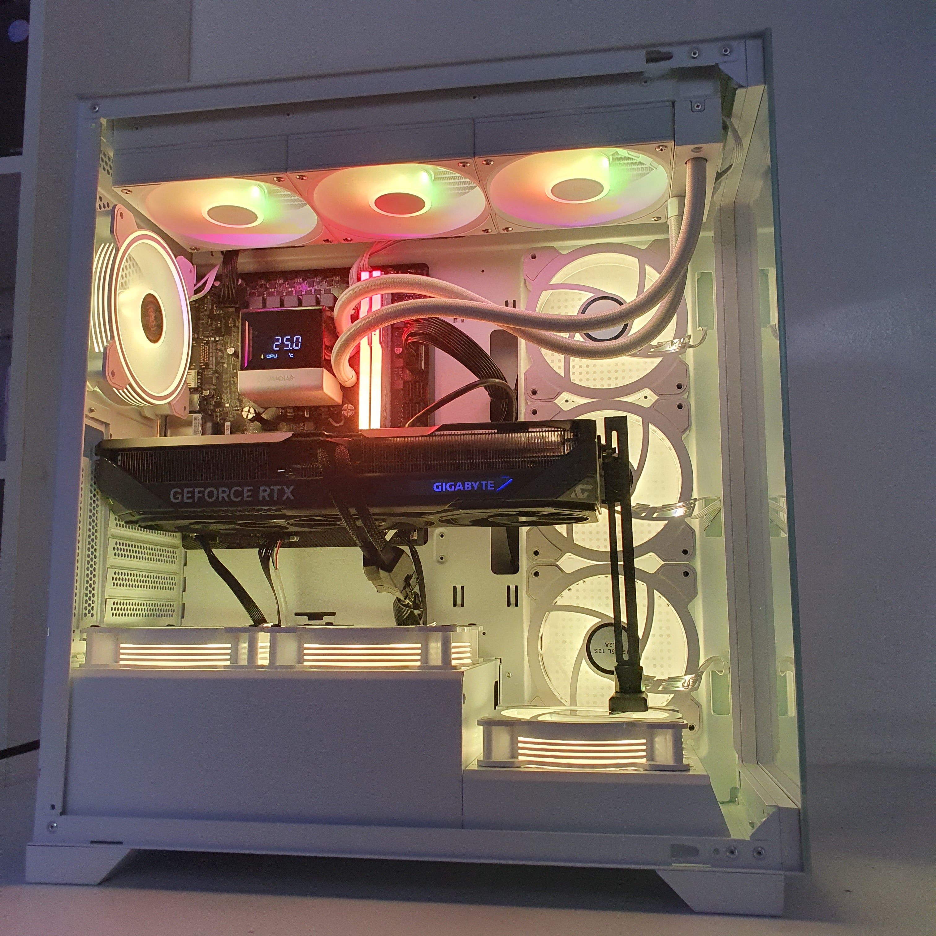 PRO GAMING PC 188 RTX™ 5070 Gaming OC 12GB i7-12700F - بي سي ألعاب ممتاز