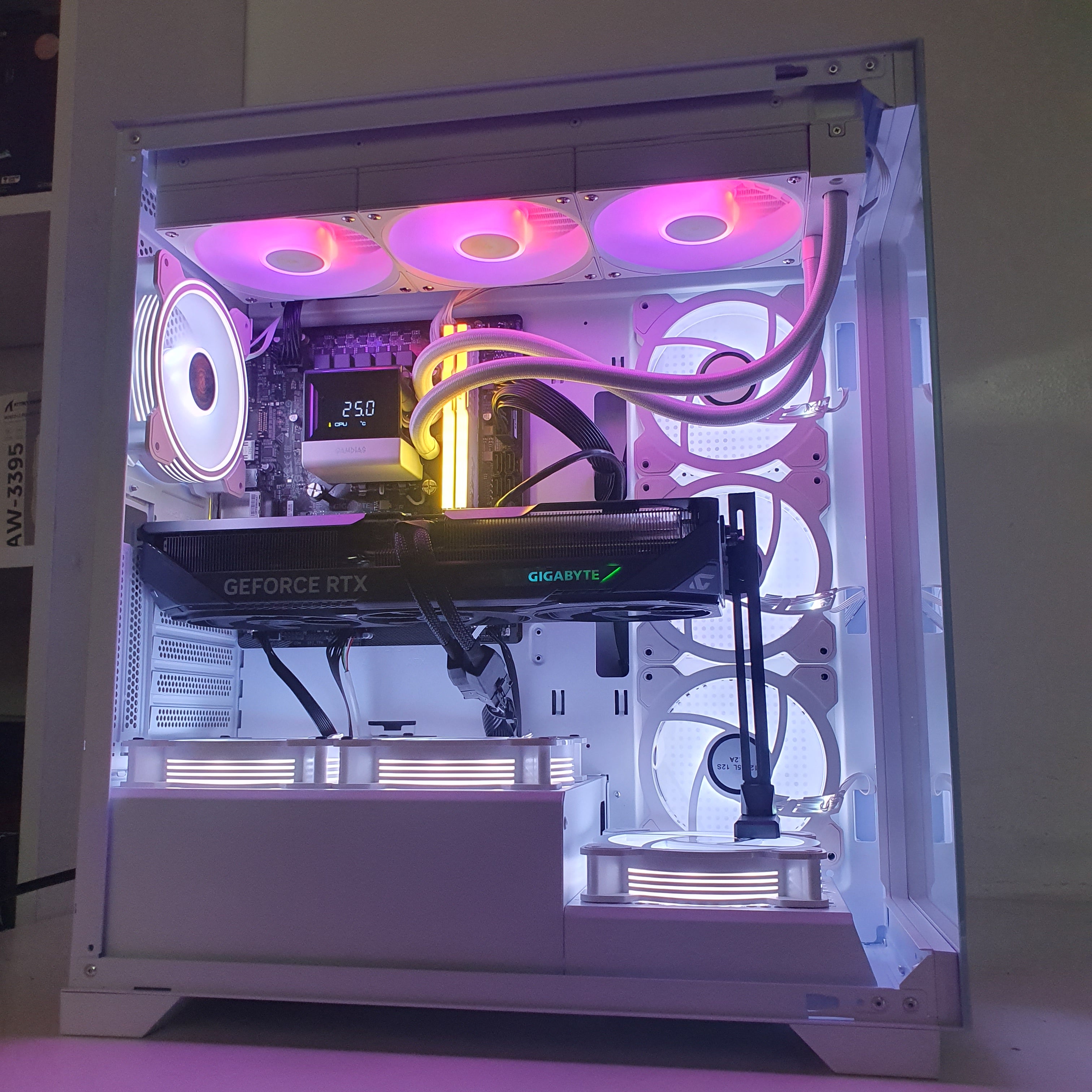 PRO GAMING PC 188 RTX™ 5070 Gaming OC 12GB i7-12700F - بي سي ألعاب ممتاز