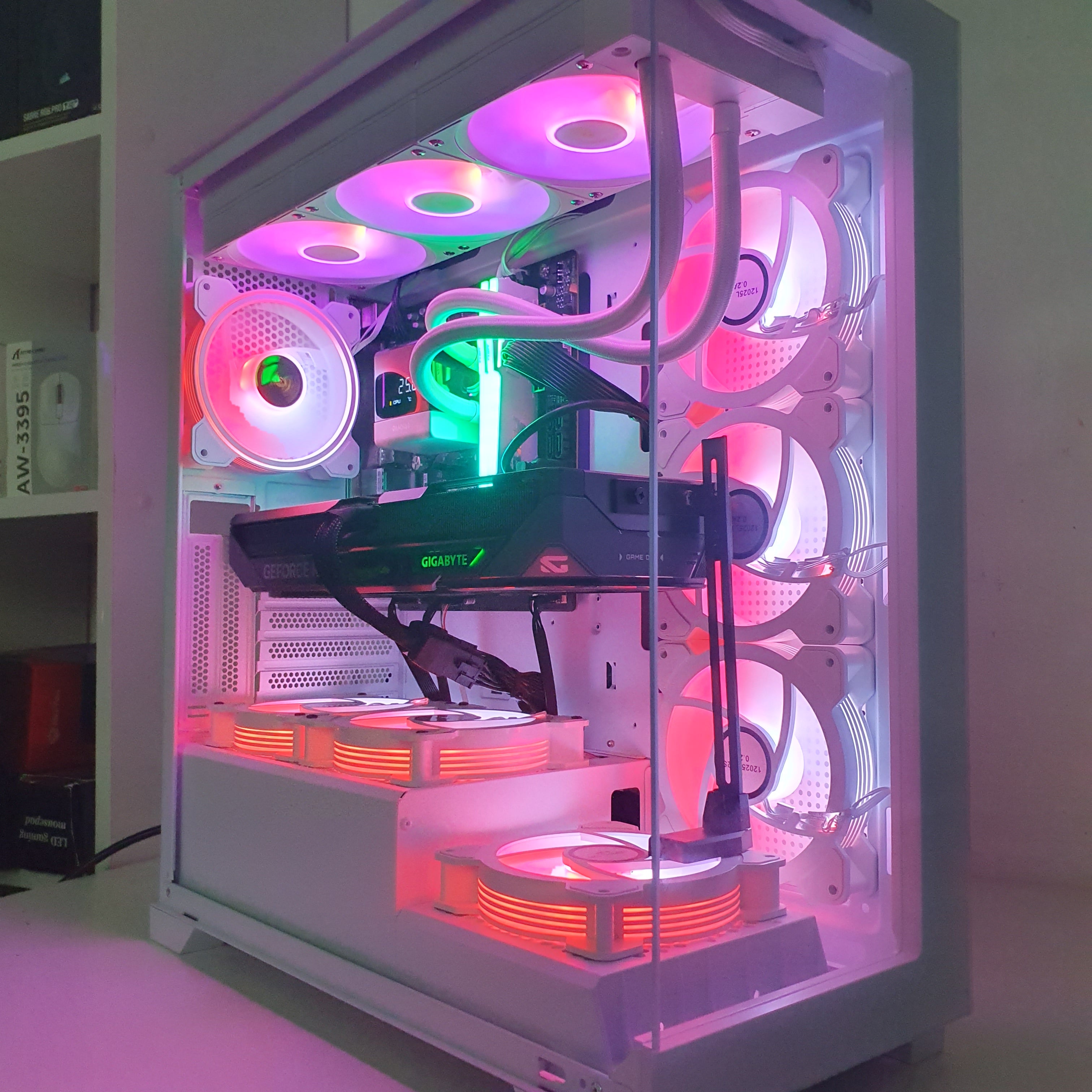 PRO GAMING PC 188 RTX™ 5070 Gaming OC 12GB i7-12700F - بي سي ألعاب ممتاز