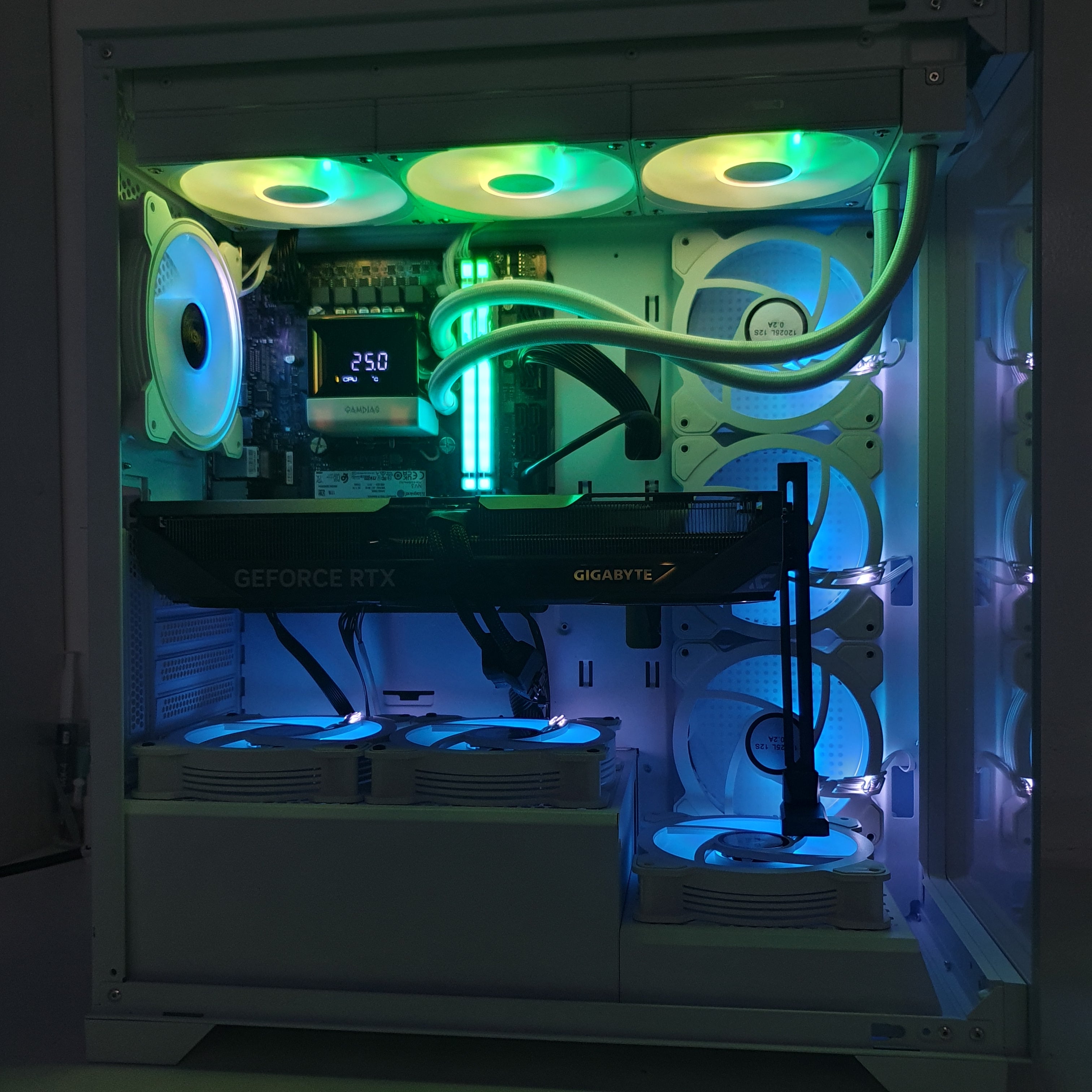 PRO GAMING PC 188 RTX™ 5070 Gaming OC 12GB i7-12700F - بي سي ألعاب ممتاز