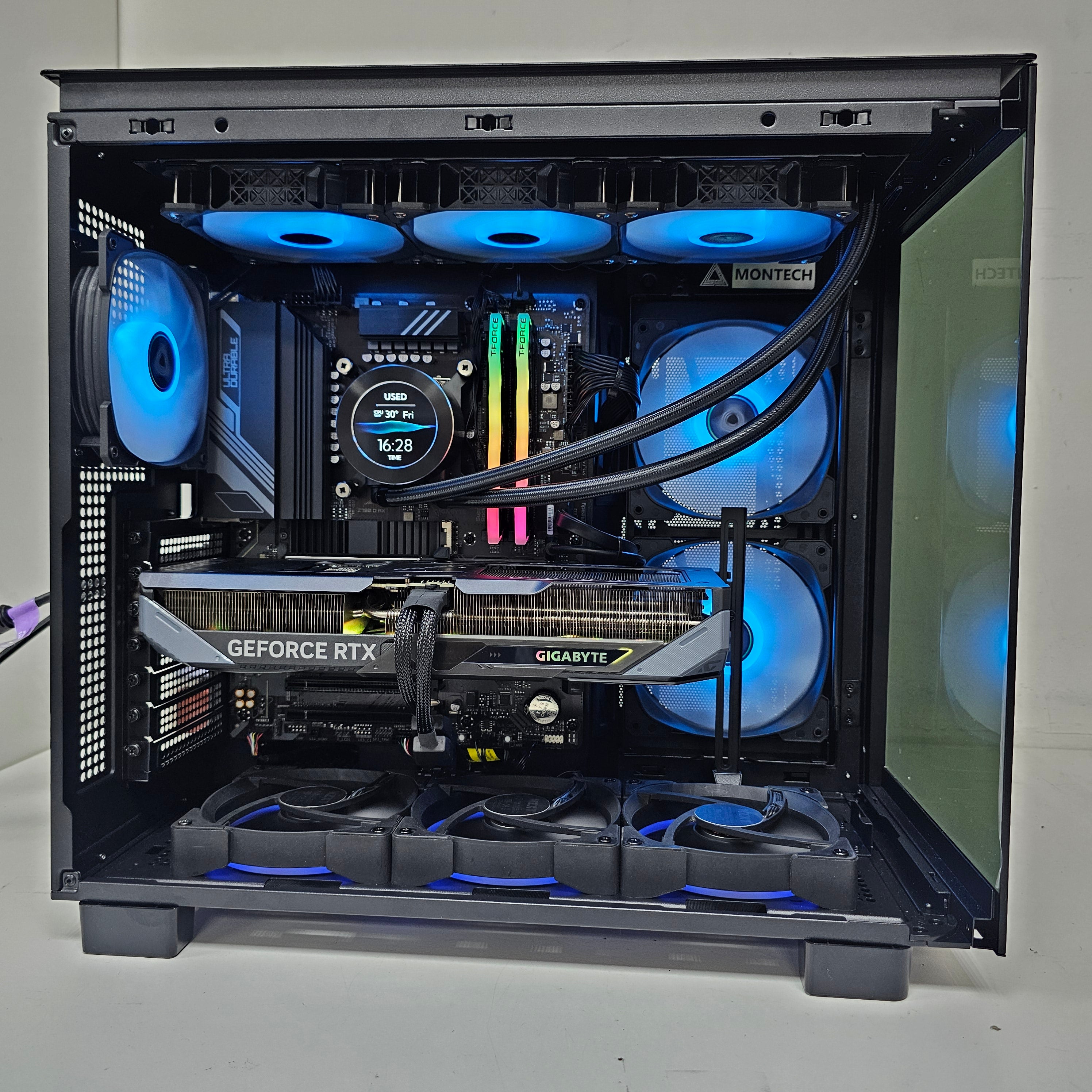 PRO GAMING PC 189 - RTX™ 5070 Gaming OC 12GB - INTEL I7 13700F - بي سي ألعاب ممتاز