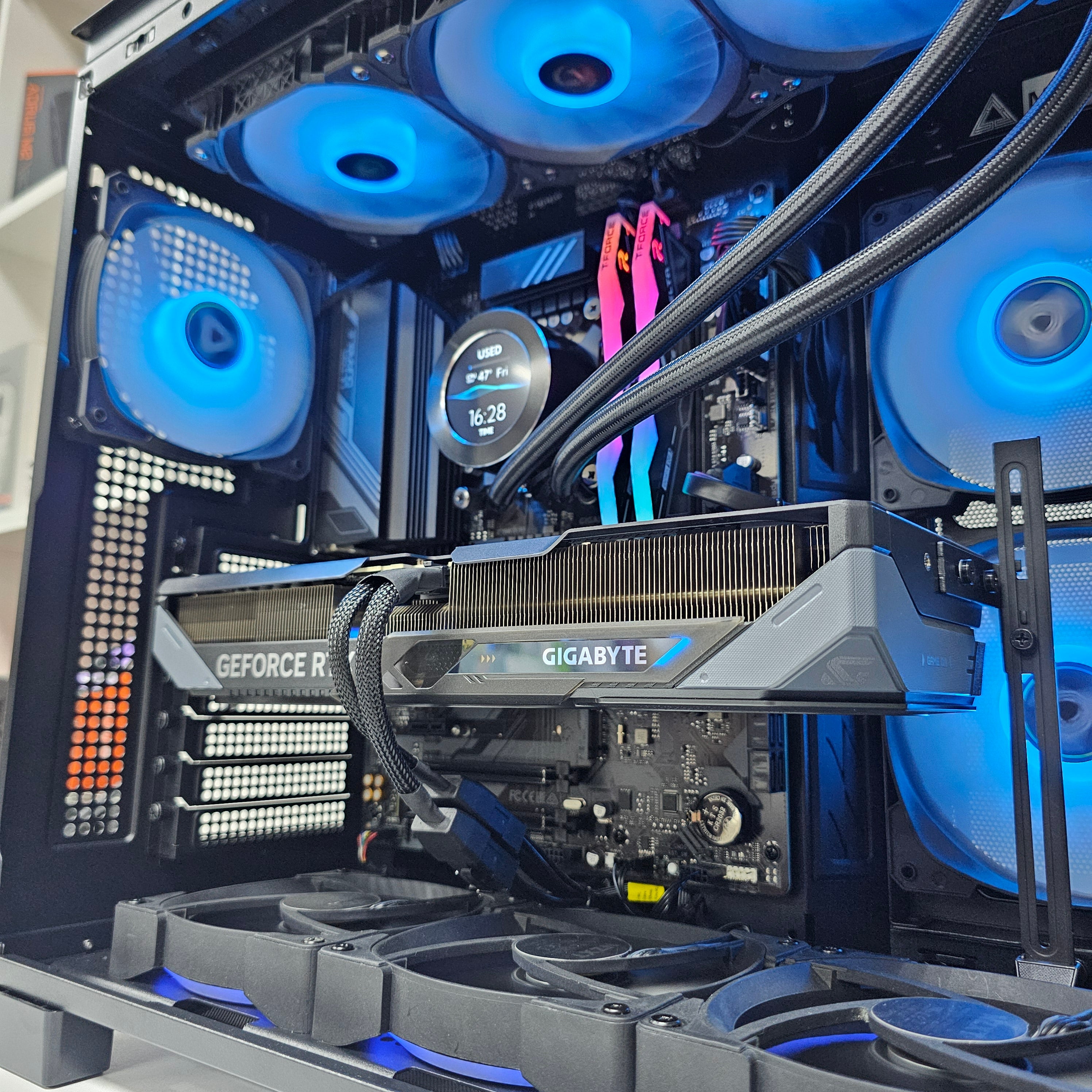 PRO GAMING PC 189 - RTX™ 5070 Gaming OC 12GB - INTEL I7 13700F - بي سي ألعاب ممتاز
