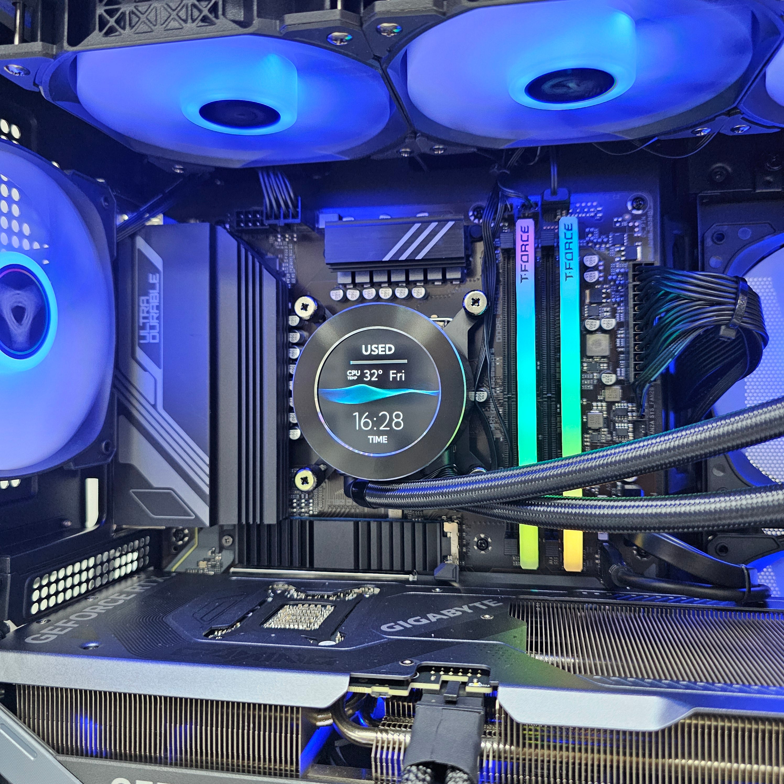 PRO GAMING PC 189 - RTX™ 5070 Gaming OC 12GB - INTEL I7 13700F - بي سي ألعاب ممتاز