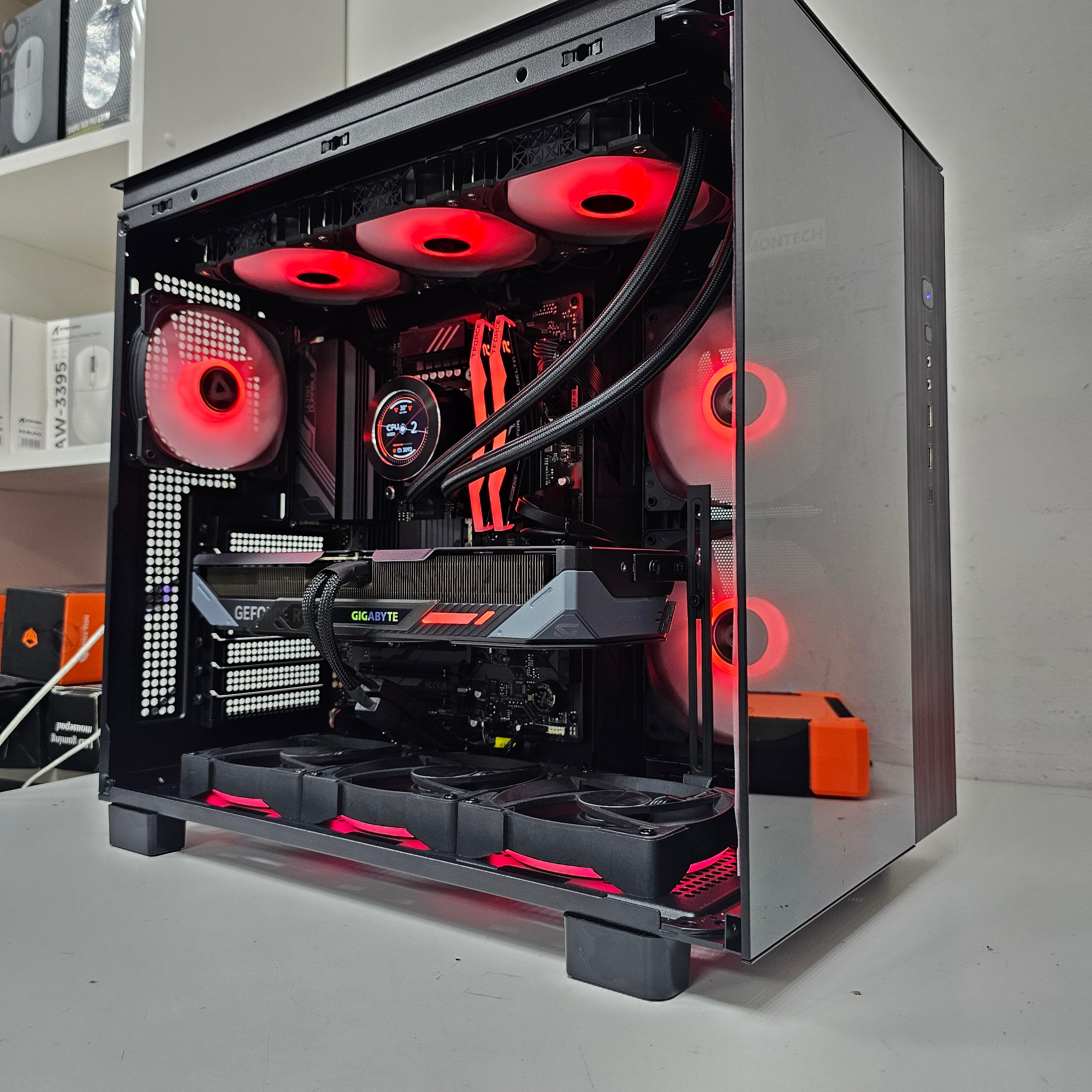 PRO GAMING PC 189 - RTX™ 5070 Gaming OC 12GB - INTEL I7 13700F - بي سي ألعاب ممتاز