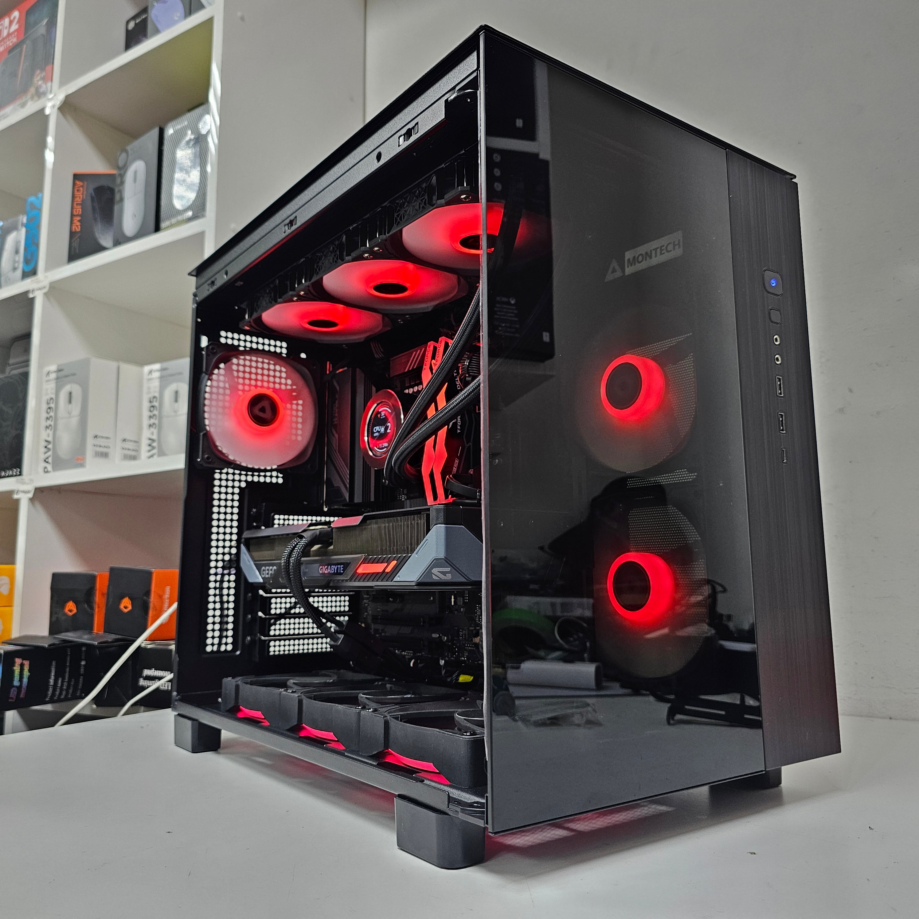 PRO GAMING PC 189 - RTX™ 5070 Gaming OC 12GB - INTEL I7 13700F - بي سي ألعاب ممتاز