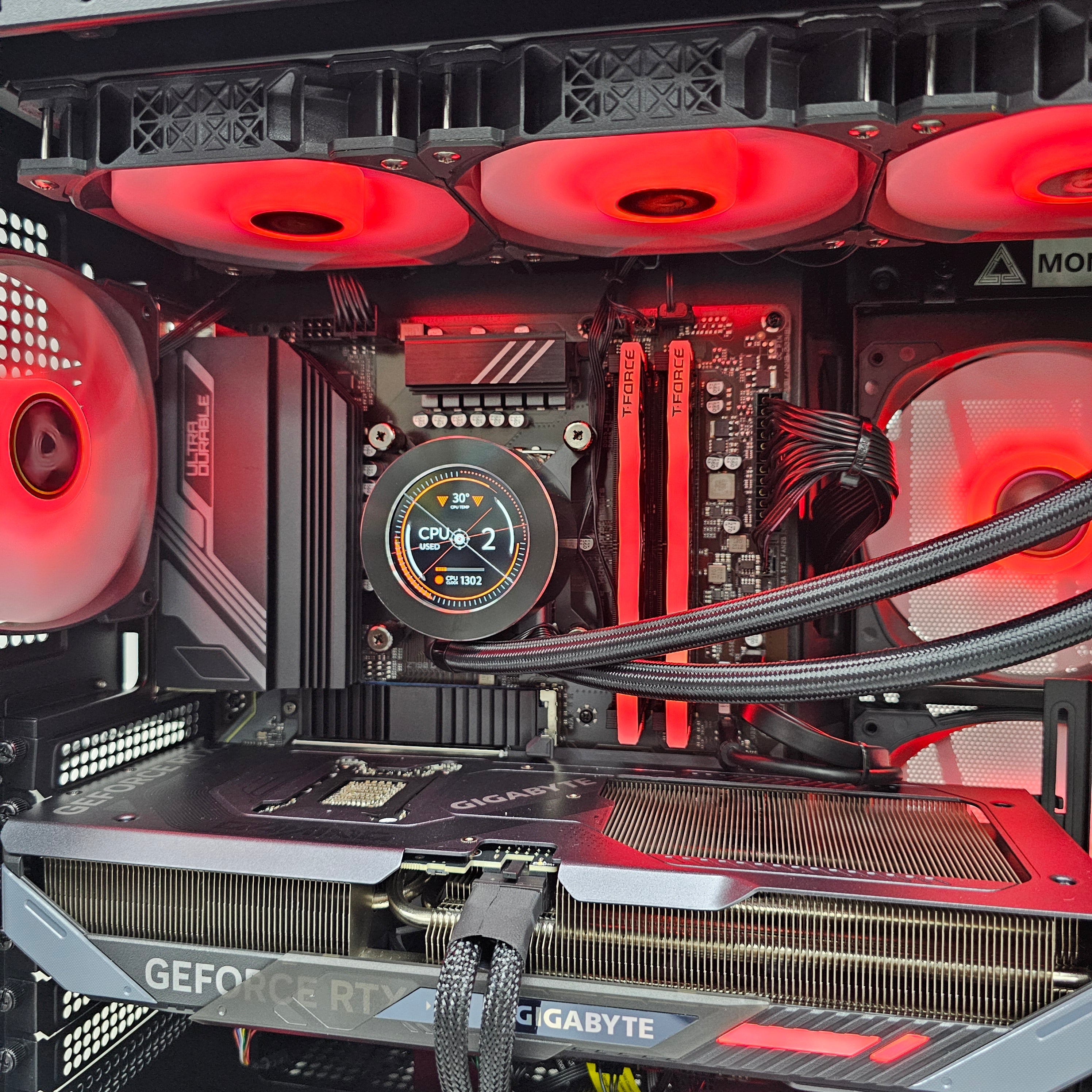 PRO GAMING PC 189 - RTX™ 5070 Gaming OC 12GB - INTEL I7 13700F - بي سي ألعاب ممتاز