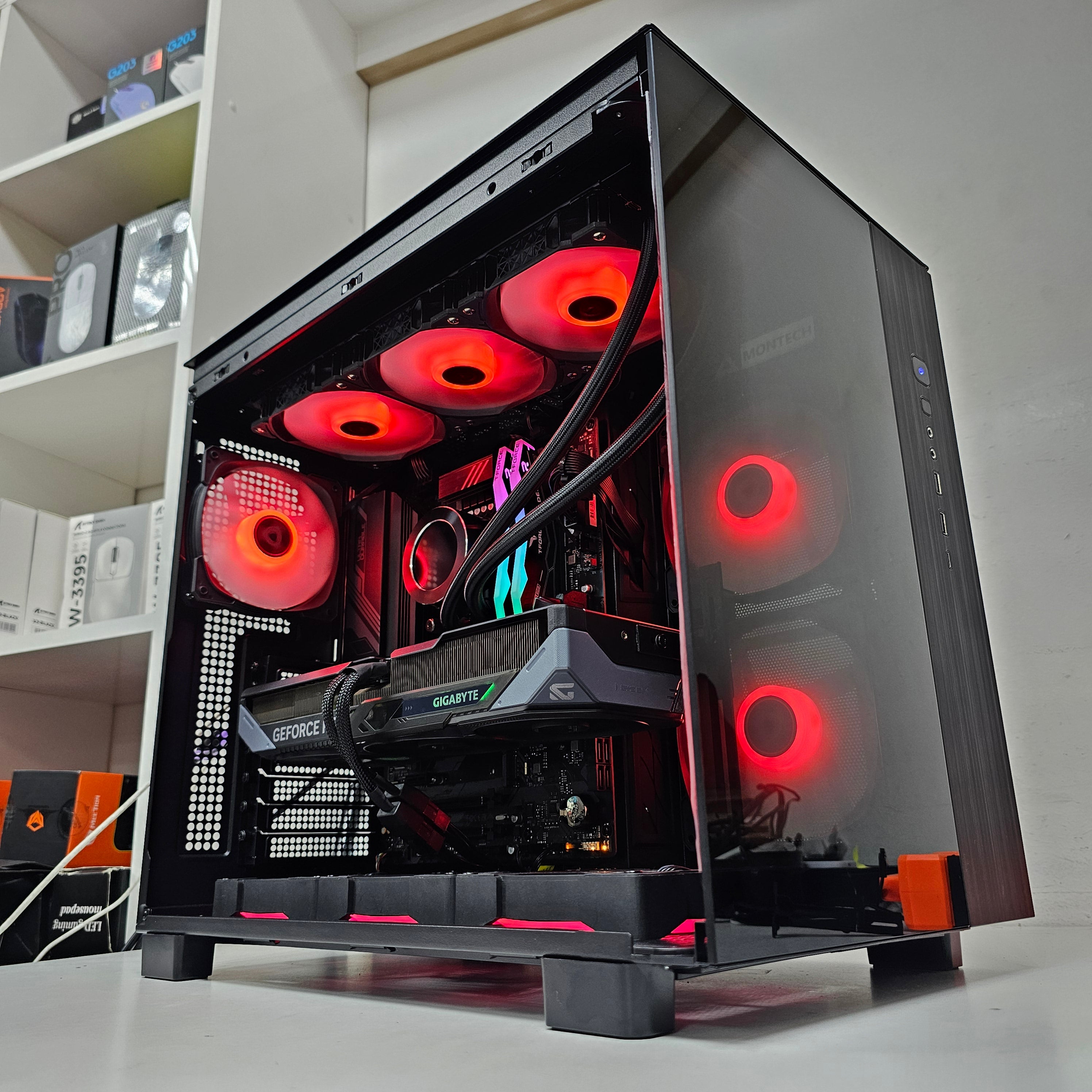 PRO GAMING PC 189 - RTX™ 5070 Gaming OC 12GB - INTEL I7 13700F - بي سي ألعاب ممتاز