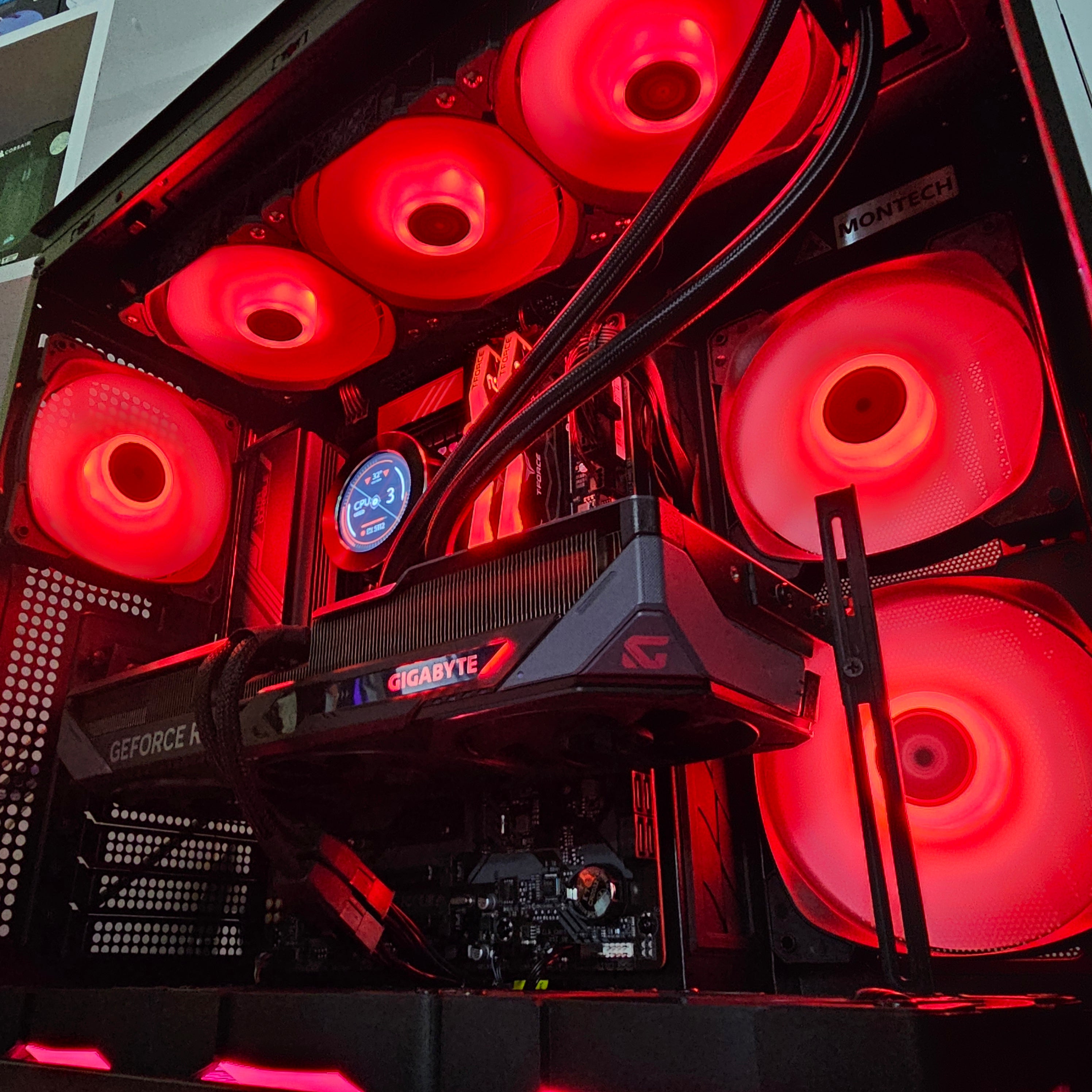 PRO GAMING PC 189 - RTX™ 5070 Gaming OC 12GB - INTEL I7 13700F - بي سي ألعاب ممتاز