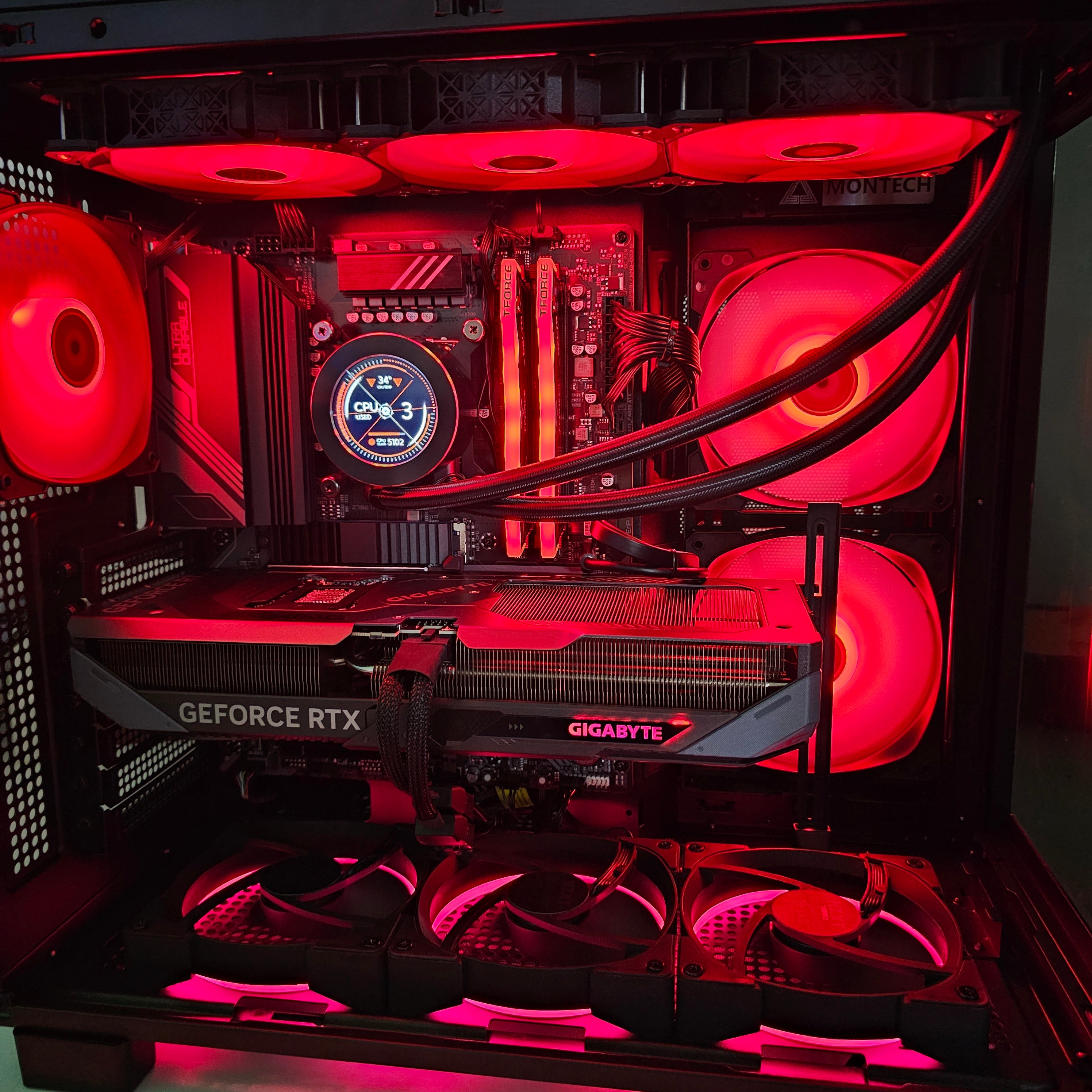 PRO GAMING PC 189 - RTX™ 5070 Gaming OC 12GB - INTEL I7 13700F - بي سي ألعاب ممتاز