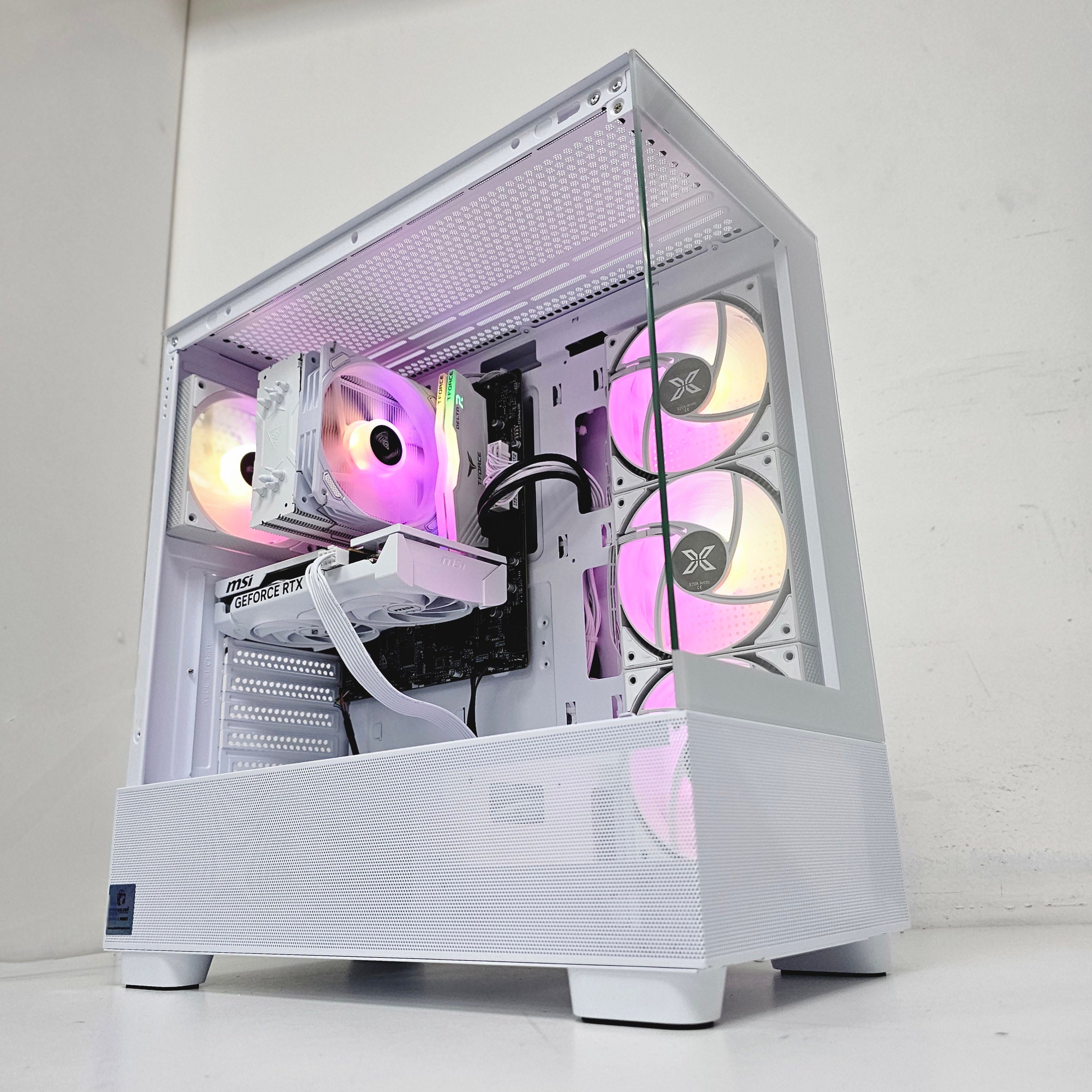 PRO GAMING PC 196 MSI GeForce RTX 5060 8G Ventus 2X OC - Intel Core™ i5-14400F -بي سي ألعاب ممتاز