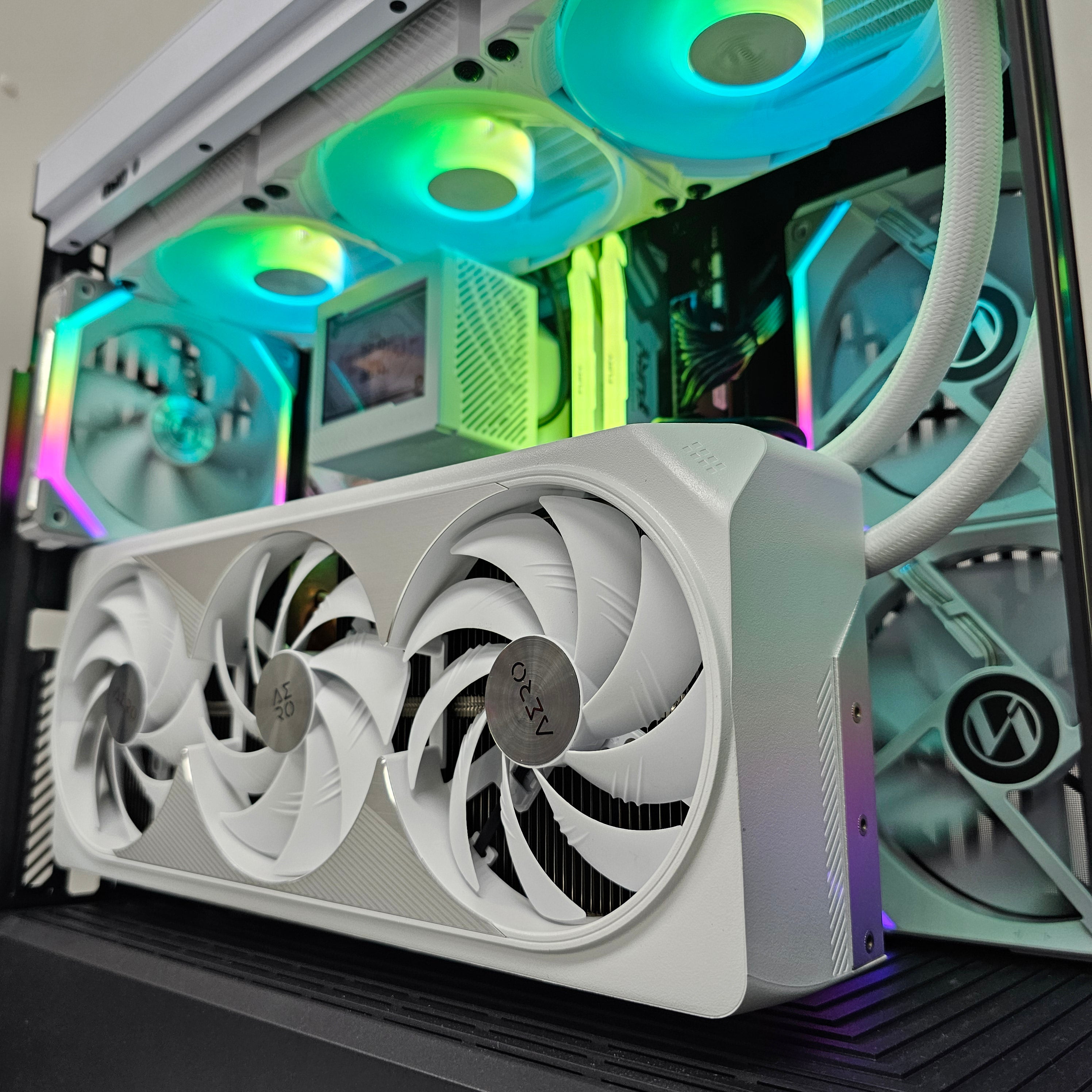 EXTREME GAMING PC 4090 - RTX 4090 Gigabyte - Intel Core i7 14700K - RAM 32GB DDR5 ( Used Like New )  - بي سي قوي