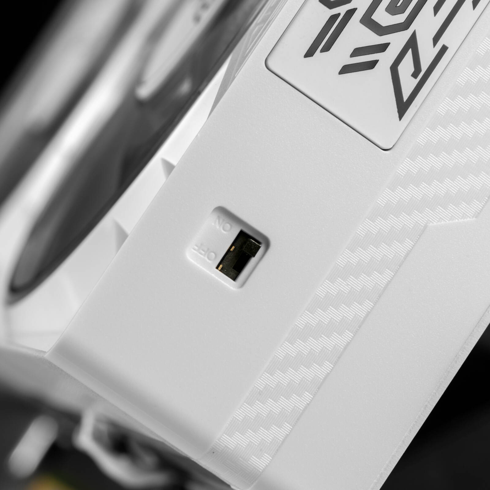 GALAX GeForce RTX 5070 1-Click OC Graphics, 12GB GDDR7 WHITE - كرت شاشه أبيض