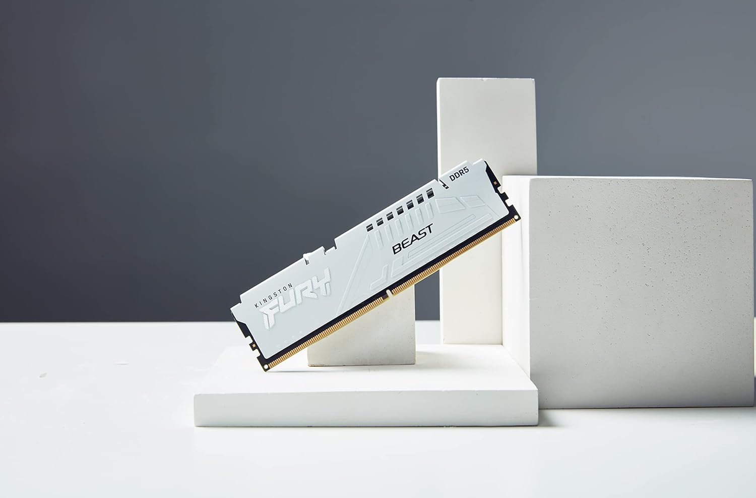 Kingston FURY Beast White XMP 64GB 5600MT/s DDR5 CL40 DIMM Desktop Gaming Memory Kit of 2 - رامات بيضاء