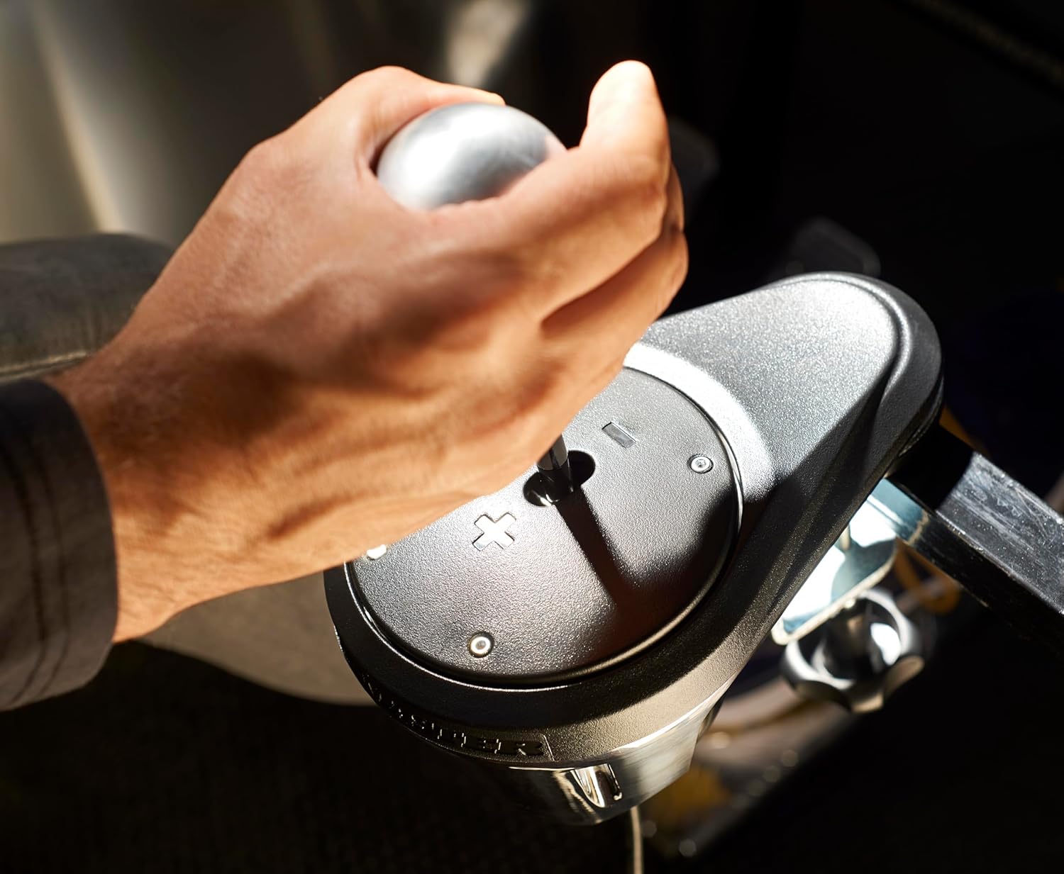 Thrustmaster TH8A Add-On Shifter compatible w/ PS5, PS5 Pro, PS4, XBOX Series X/S, One, PC - ناقل الحركة