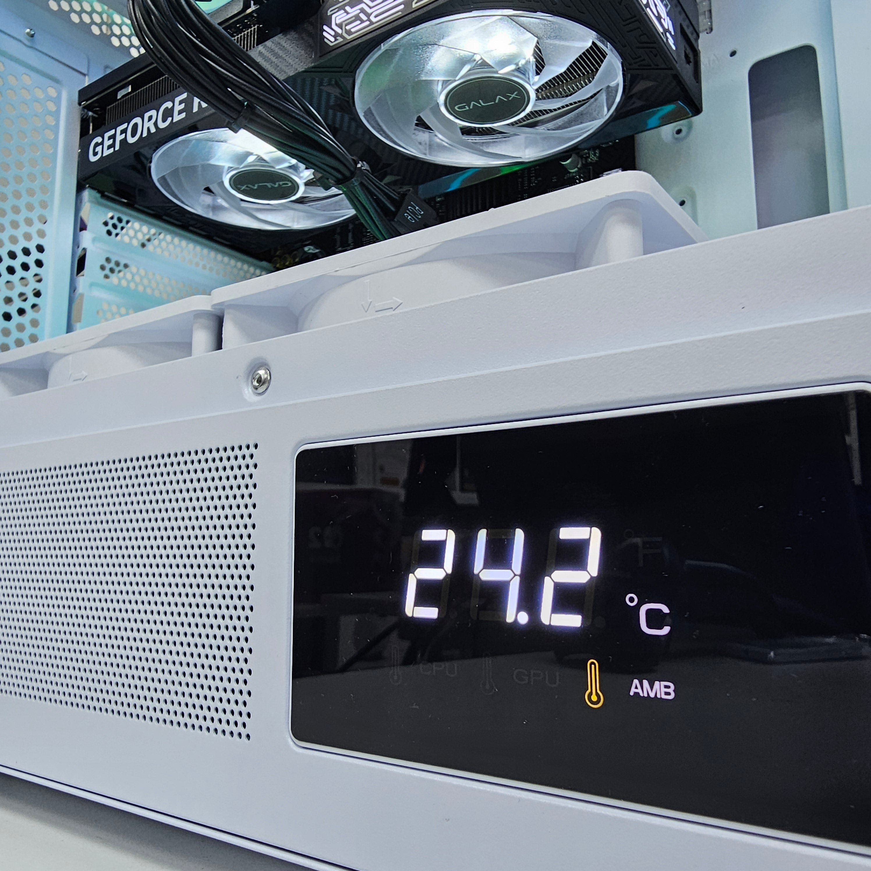 HIGH GAMING PC 172 RTX 5060 Ti 8GB Intel Core™ i5-14400F - بي سي ألعاب ممتاز