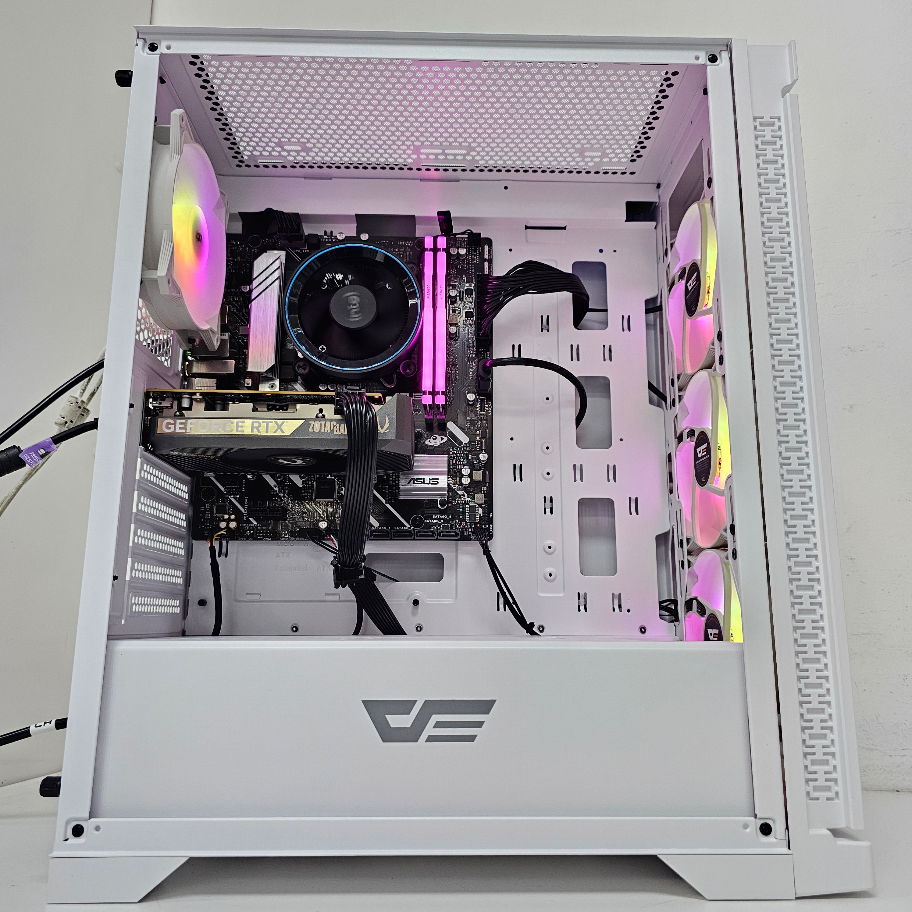 HIGH GAMING PC 174 RTX 5060 SOLO 8GB Intel Core Ultra 5 225F - بي سي ألعاب ممتاز