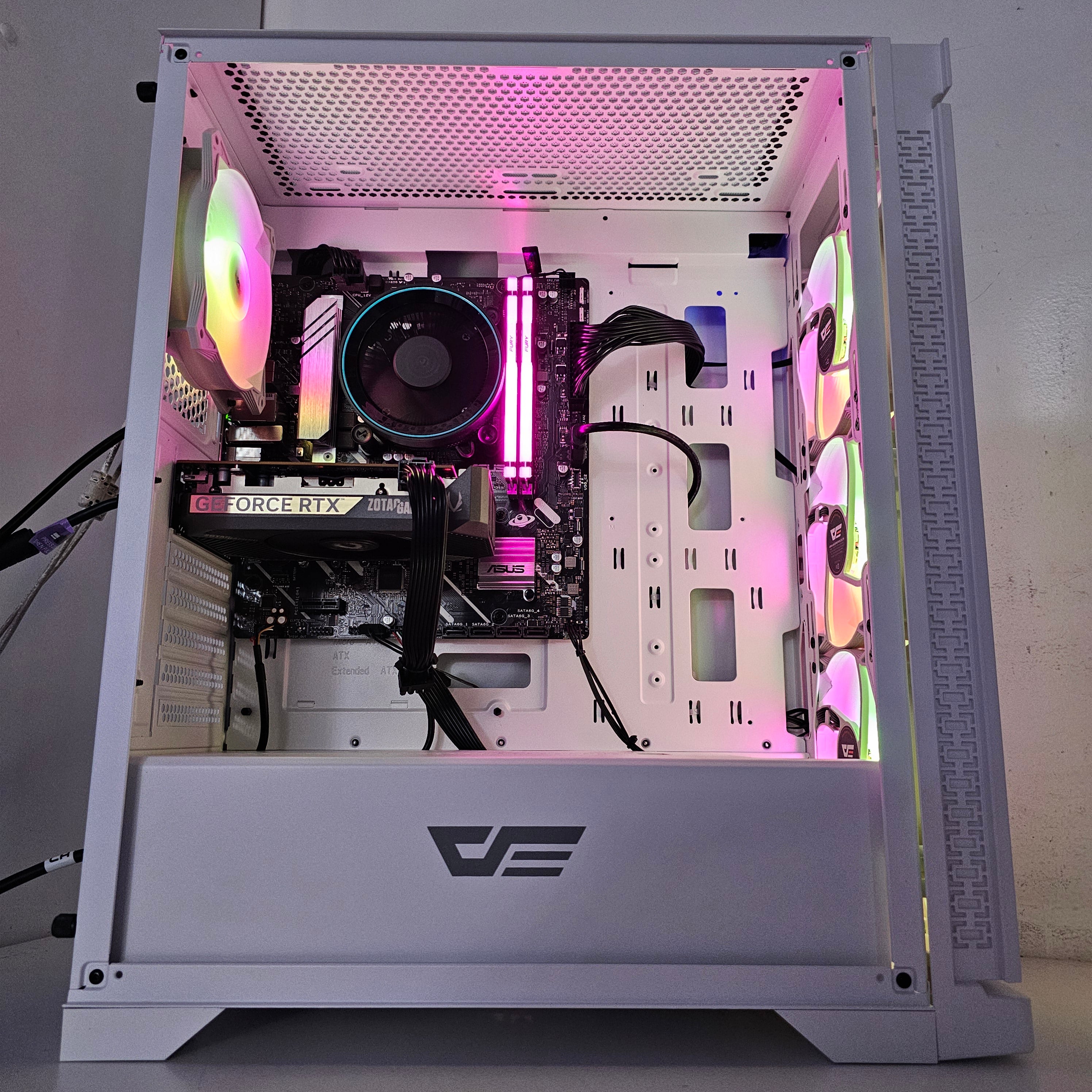 HIGH GAMING PC 174 RTX 5060 SOLO 8GB Intel Core Ultra 5 225F - بي سي ألعاب ممتاز