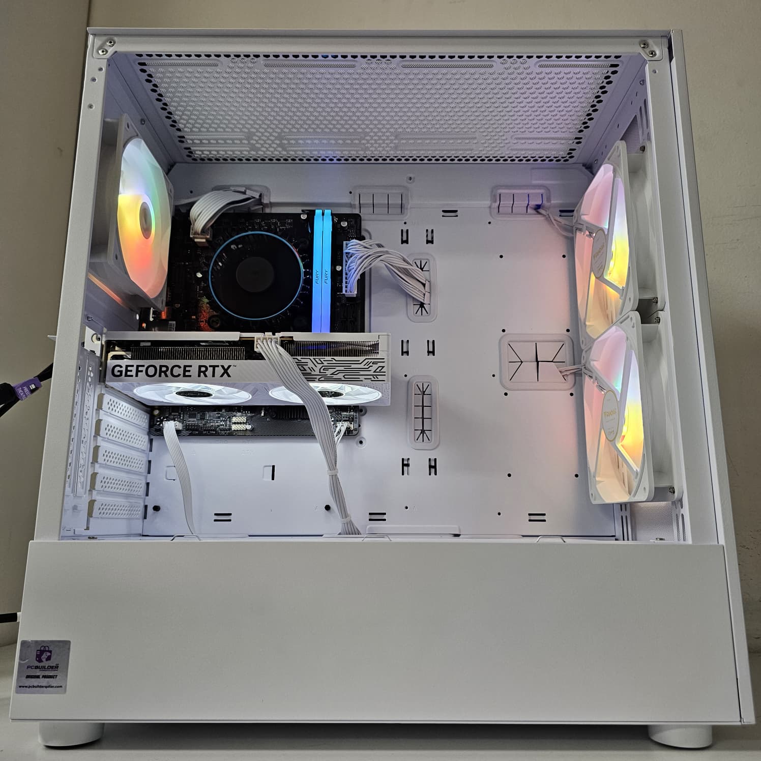 MID GAMING PC 199 - RTX 5050 CLICK OC White  8GB - i5-12400F - 16GB DDR4-  بي سي ألعاب متوسط