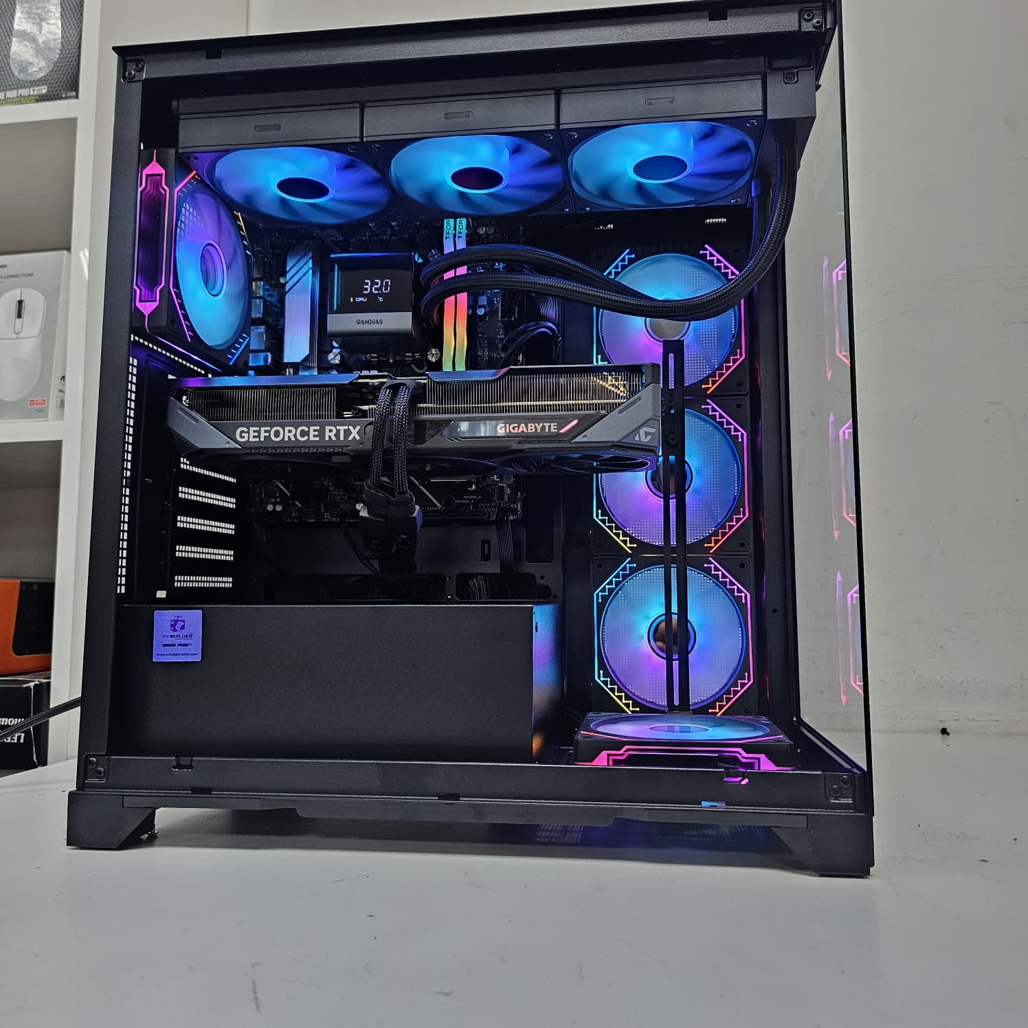 PRO GAMING PC 190 RTX™ 5070 Gaming OC 12GB Ultra - 5 Processor 225F - بي سي ألعاب ممتاز