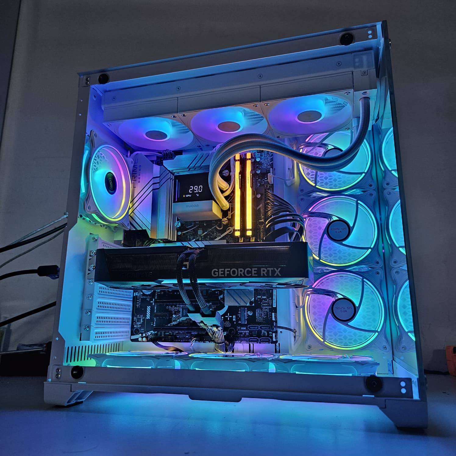 PRO GAMING PC 191 RTX 5070 EAGLE OC SFF 12GB -  i7-12700F - بي سي ألعاب ممتاز