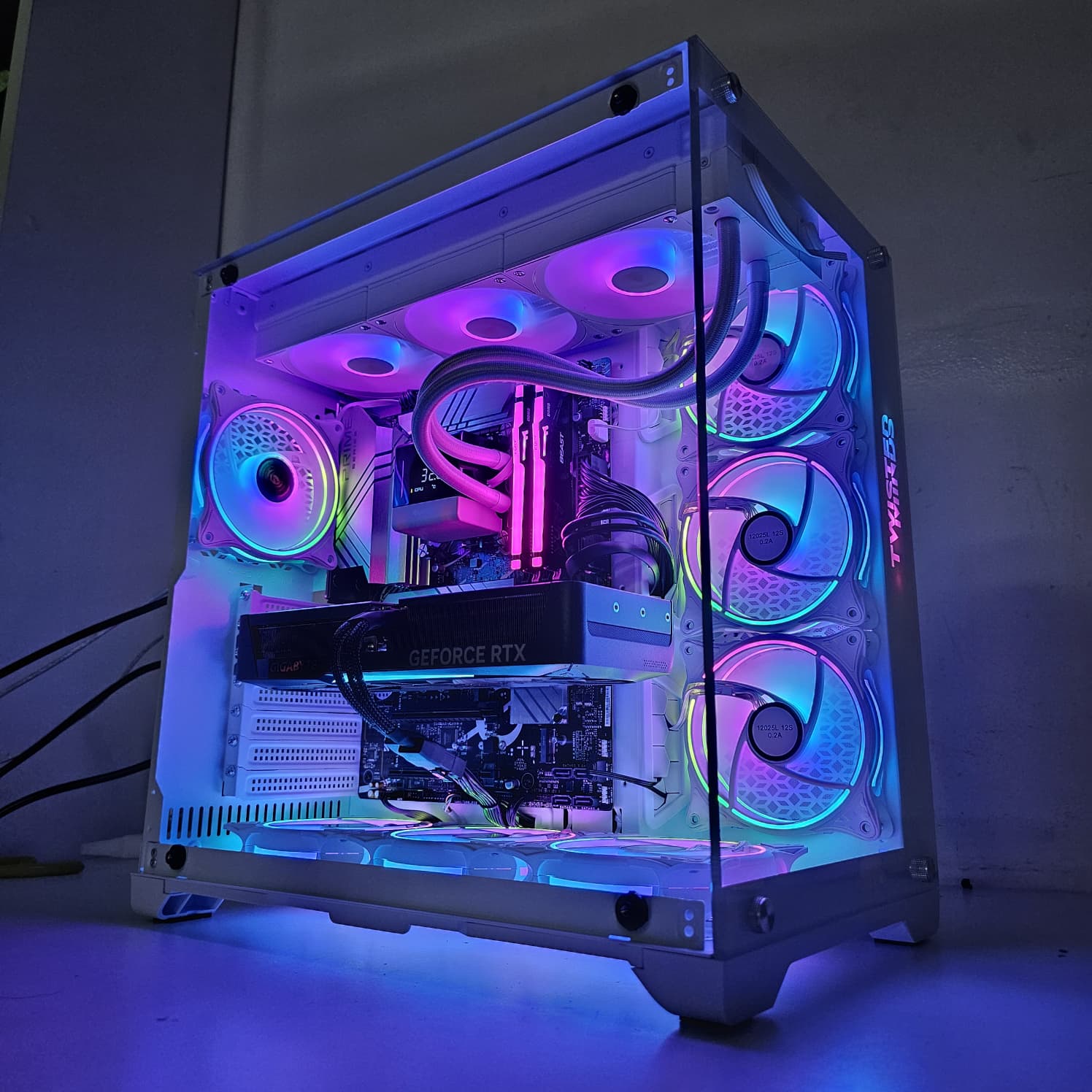 PRO GAMING PC 191 RTX 5070 EAGLE OC SFF 12GB -  i7-12700F - بي سي ألعاب ممتاز