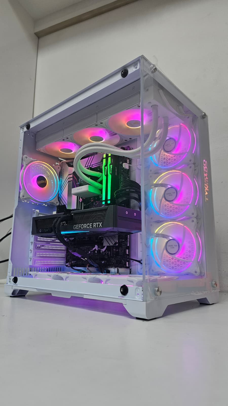 PRO GAMING PC 191 RTX 5070 EAGLE OC SFF 12GB -  i7-12700F - بي سي ألعاب ممتاز