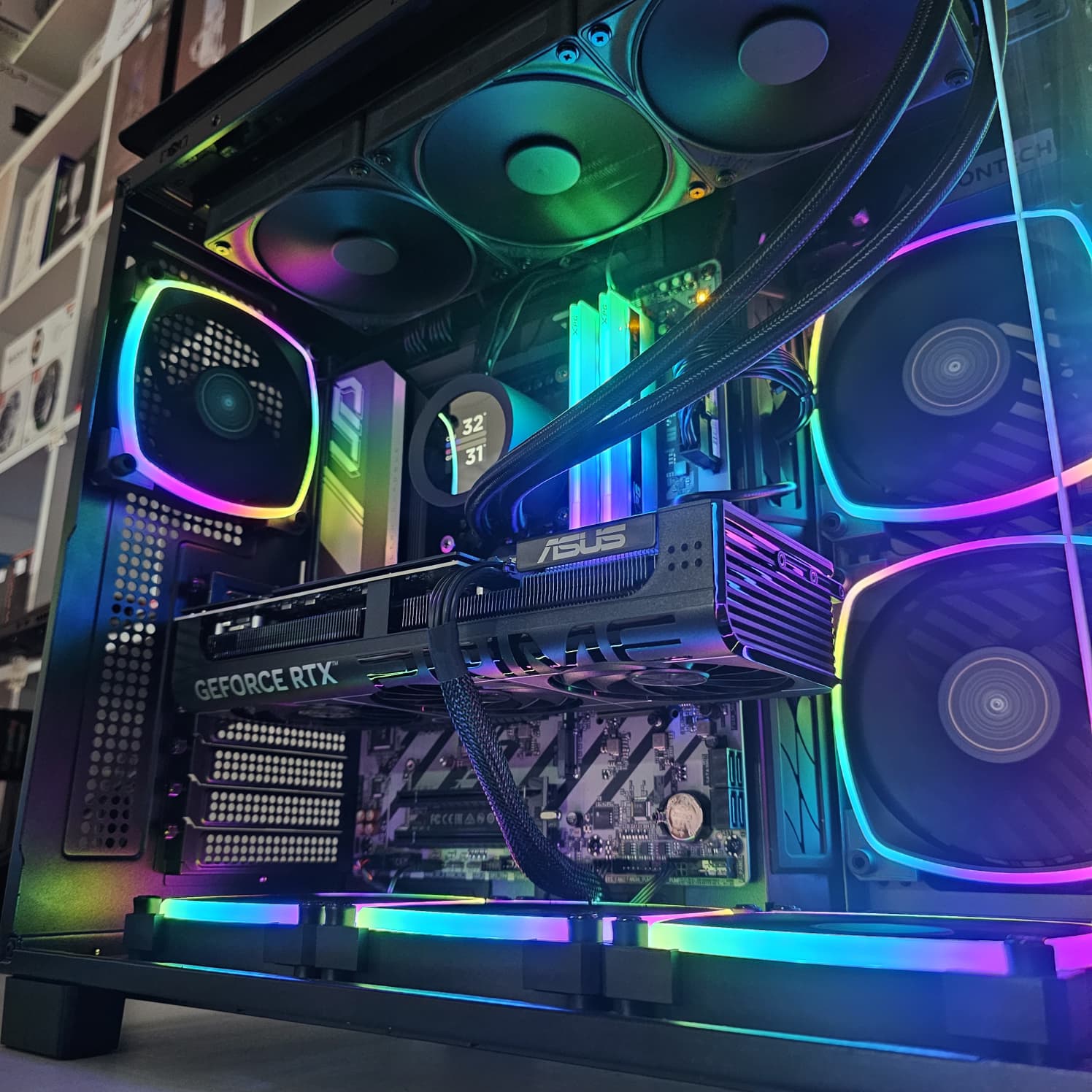 PRO GAMING PC 205 RTX 5070TI OC 16GB, Ultra 7 265KF, 32GB RAM - بي سي ألعاب ممتاز