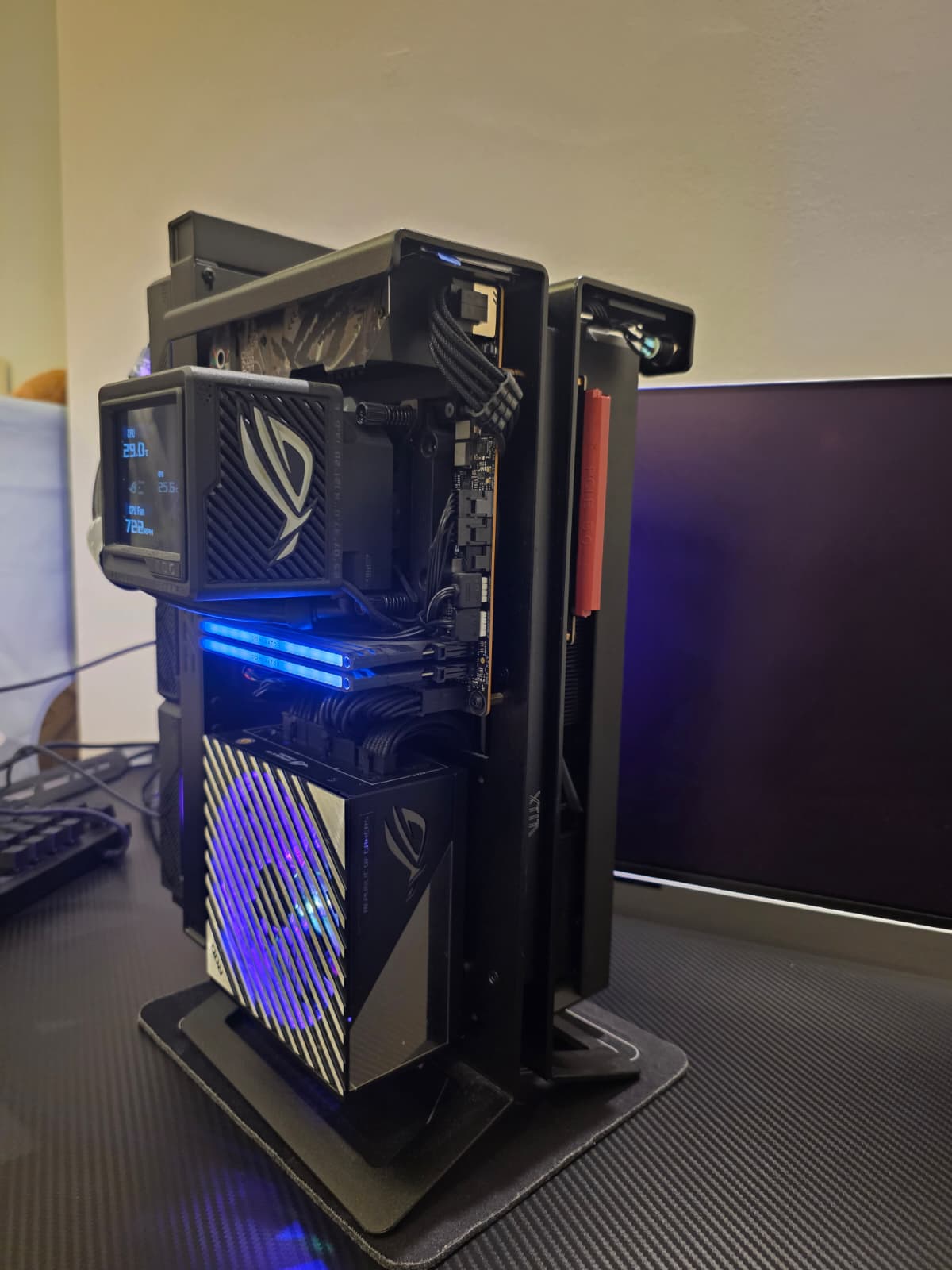 PRE-BUILD AMD Ryzen 7 9800X3D - Asus ROG Astral GeForce RTX™ 5080 - بي سي العاب