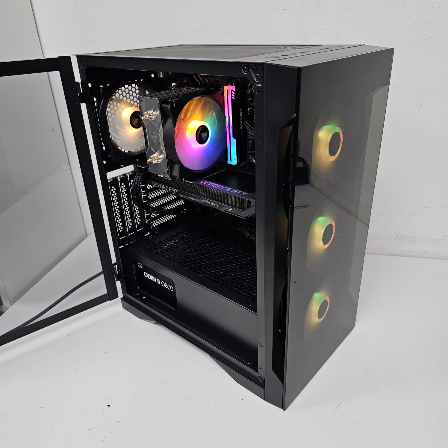 PRO GAMING PC 211 - RX 5050 OC Edition 8GB - Intel Core i5-14400F - 16 GB DDR4 - بي سي ألعاب