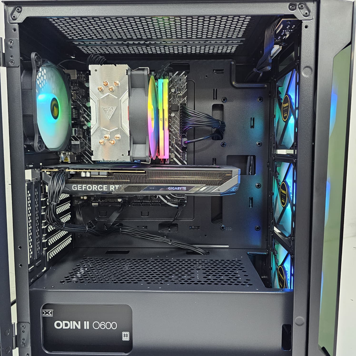 PRO GAMING PC 210 - RX 5050 OC Edition 8GB - Intel Core i5-12400F - 16 GB DDR5 - بي سي ألعاب